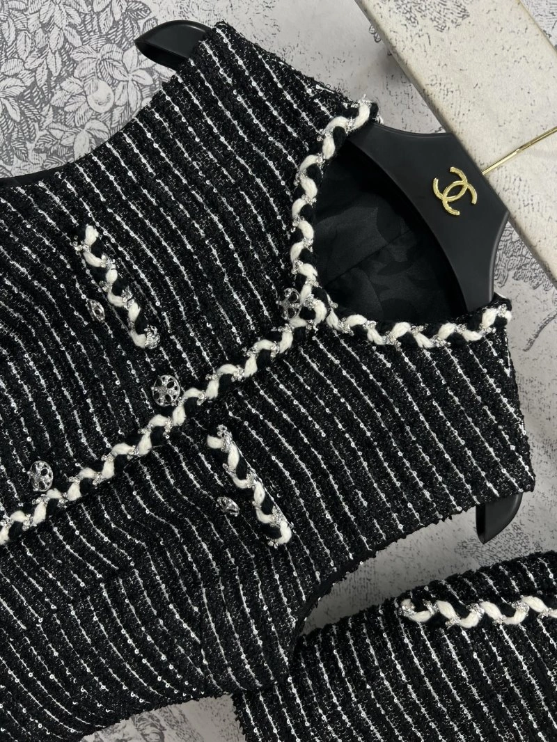Chanel Short Suits Sporty 108073