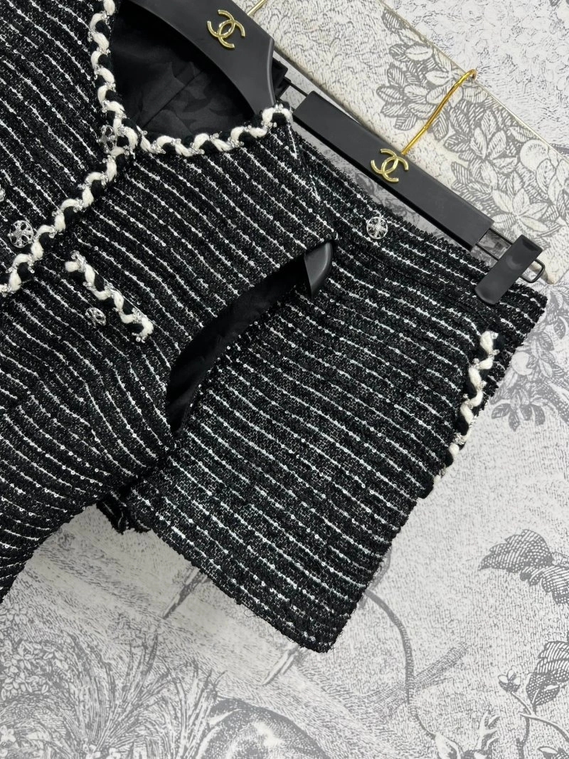 Chanel Short Suits Sporty 108073