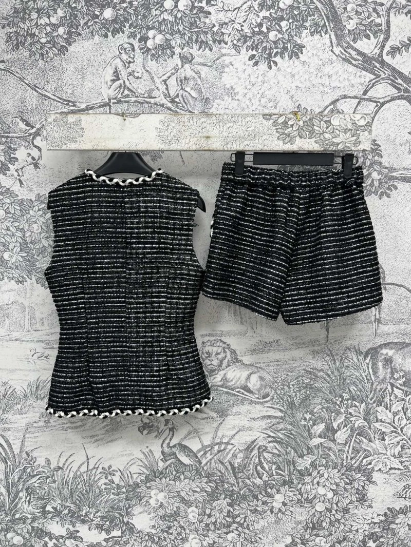 Chanel Short Suits Sporty 108073