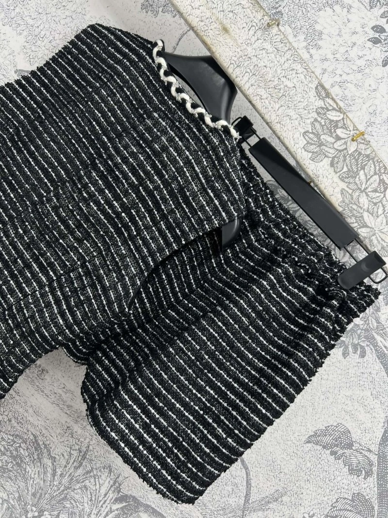 Chanel Short Suits Sporty 108073