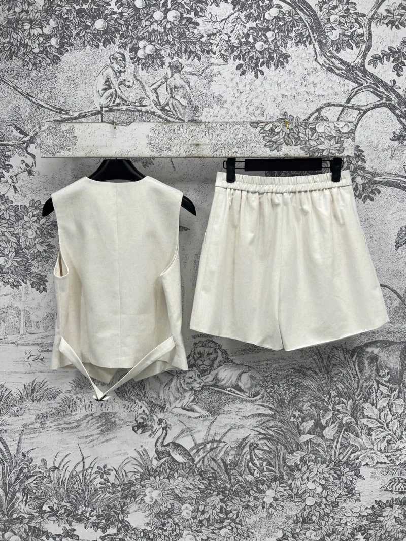 Comfortable Chanel Short Suits 108070