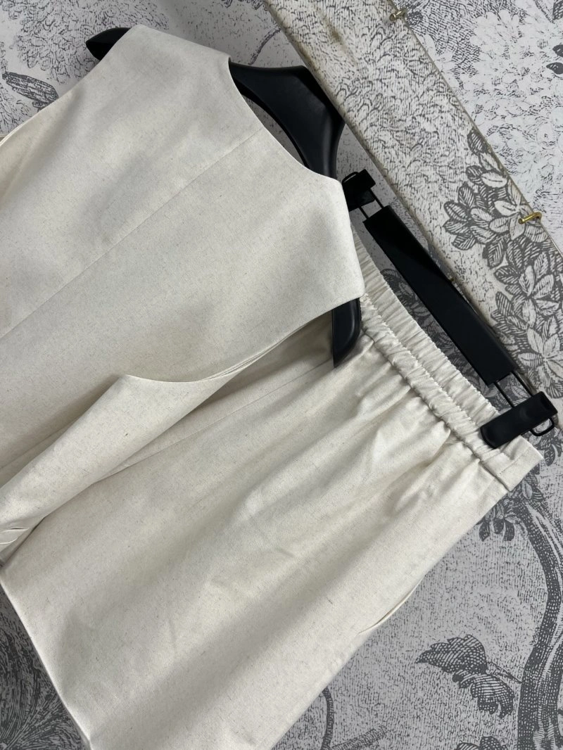 Comfortable Chanel Short Suits 108070