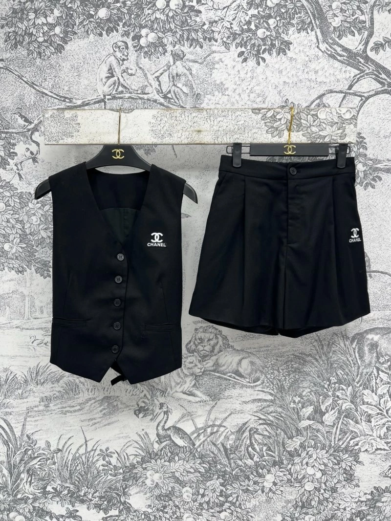 Chanel Short Suits Vibrant 108062