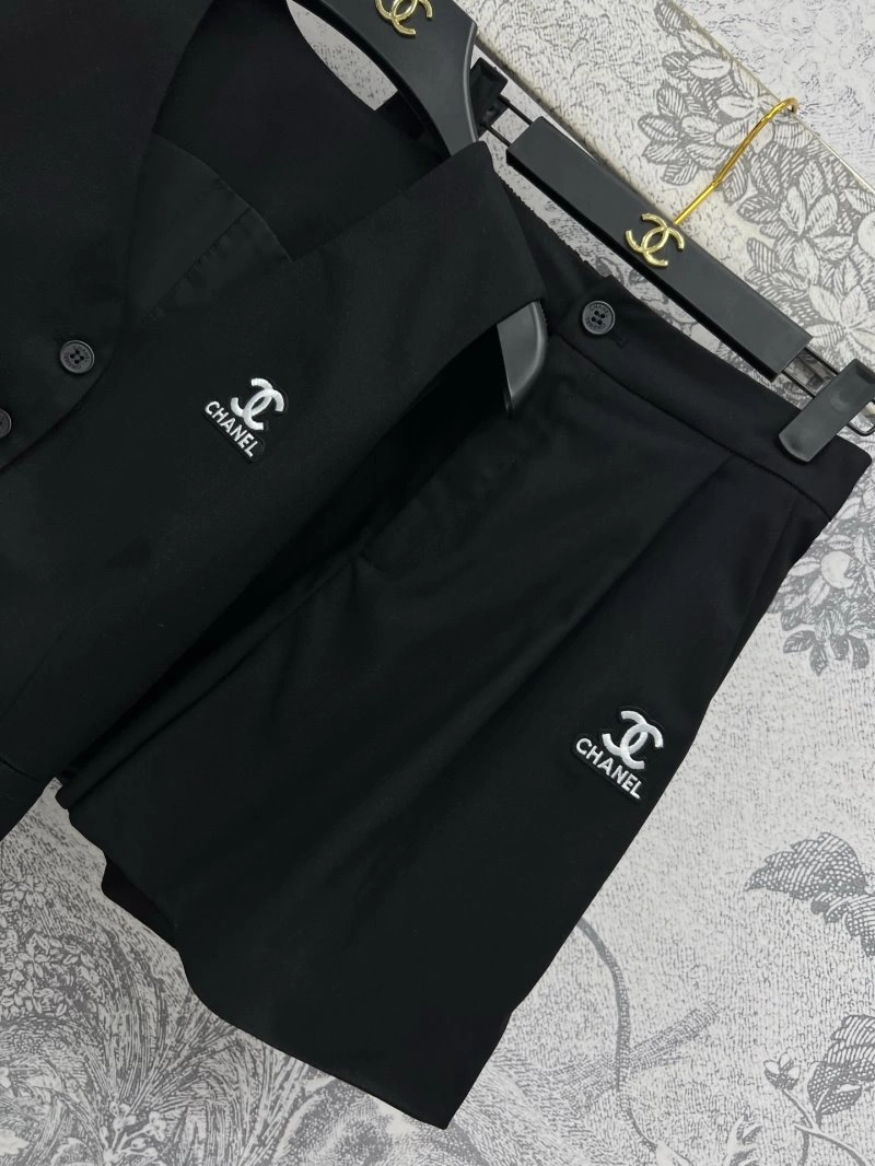 Chanel Short Suits Vibrant 108062