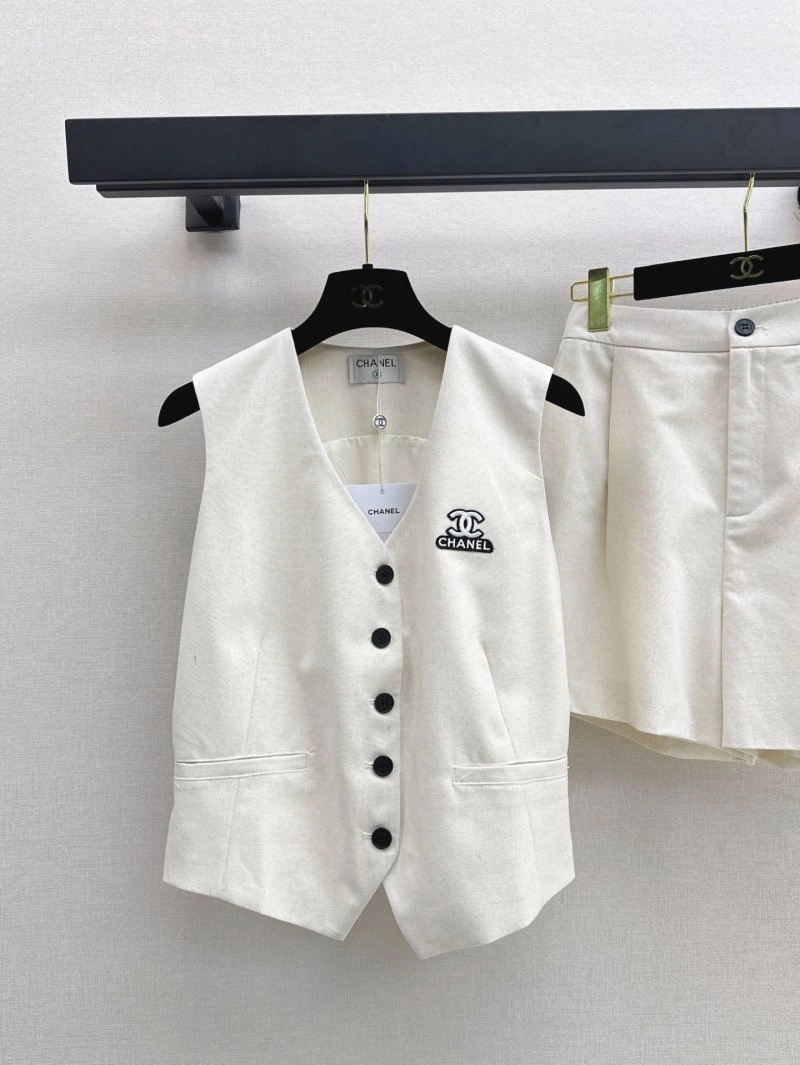 HighPerformance Chanel Short Suits 108052