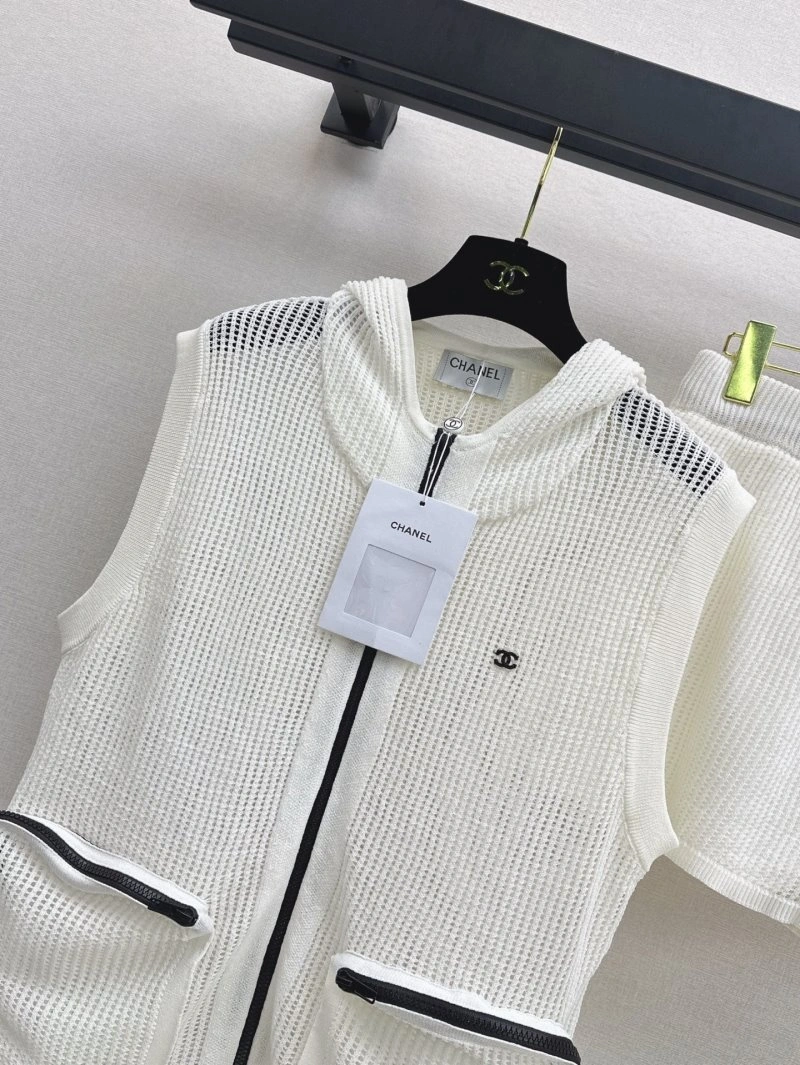 Chanel Short Suits Stretchable 108060