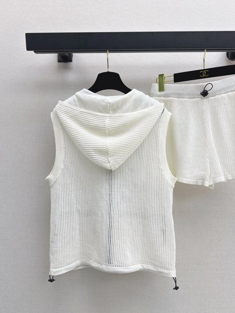 Chanel Short Suits Stretchable 108060