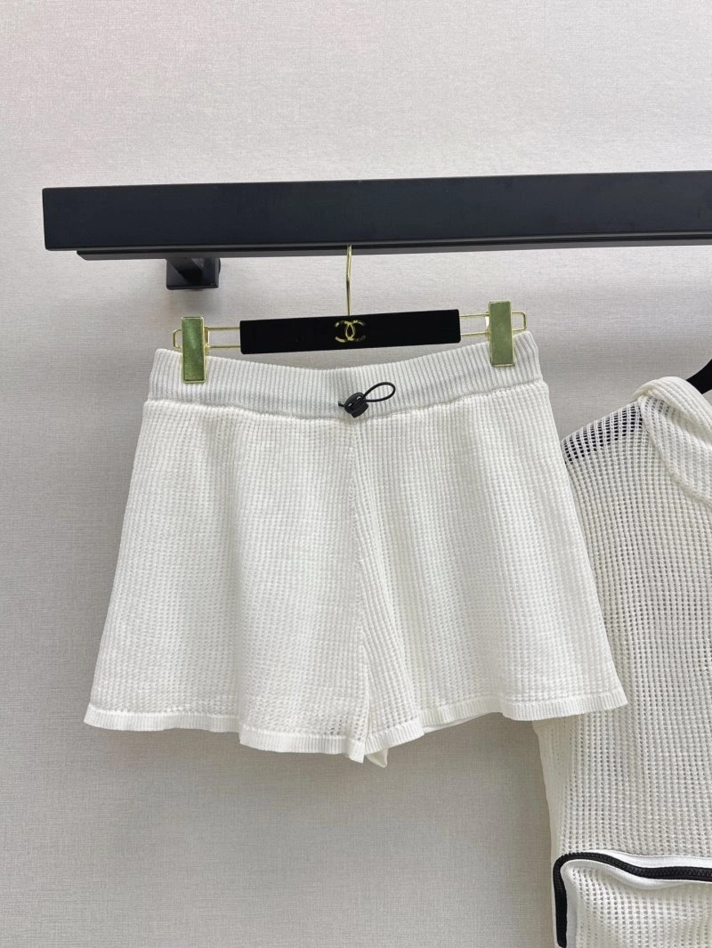 Chanel Short Suits Stretchable 108060