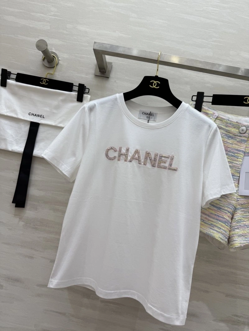 Chanel Short Suits Youthful 109750