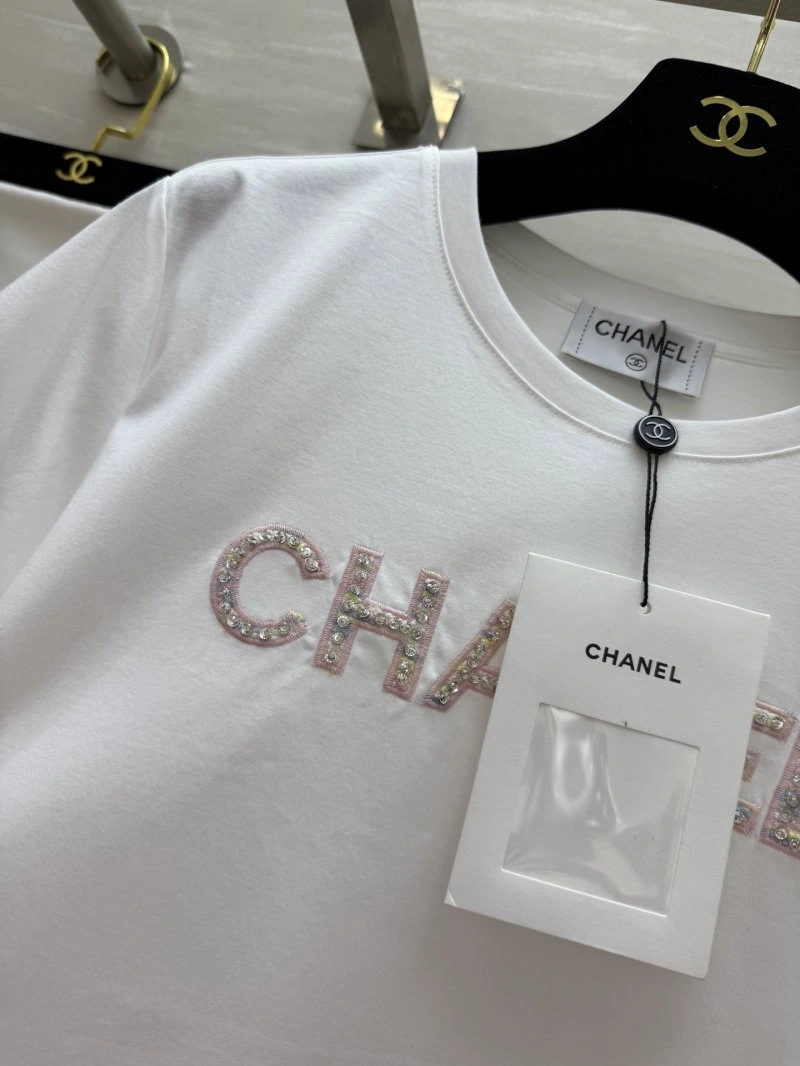 Chanel Short Suits Youthful 109750
