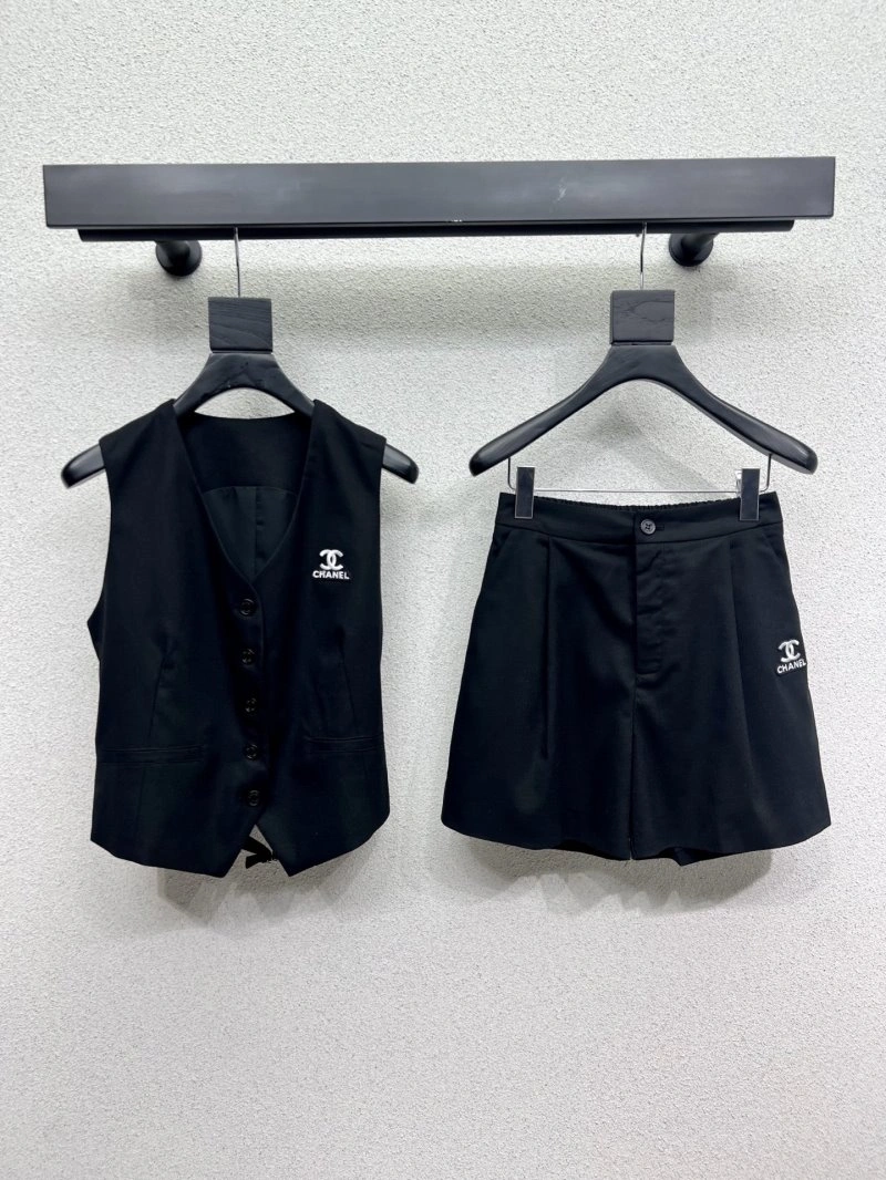 Chanel Short Suits RelaxedFit 109729