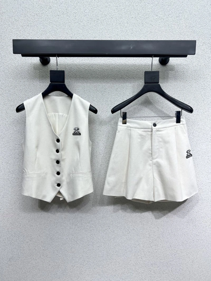 Chanel Short Suits Premium 109728