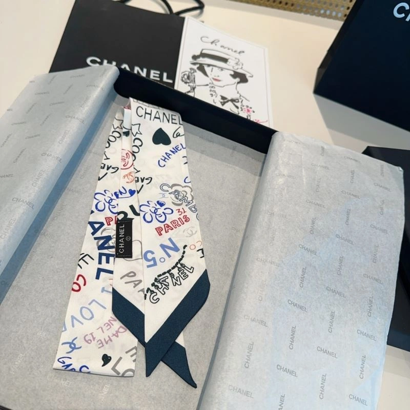 Elegant Chanel Silk 272448