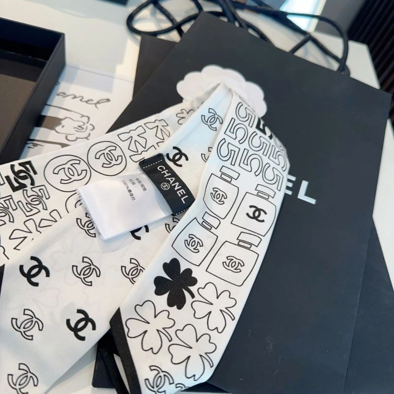 Elegant Chanel Silk 272404