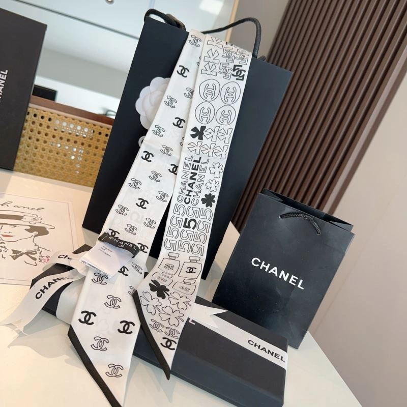 Elegant Chanel Silk 272404