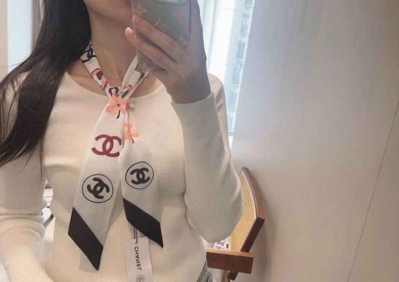 Fashionable Chanel Silk 272384