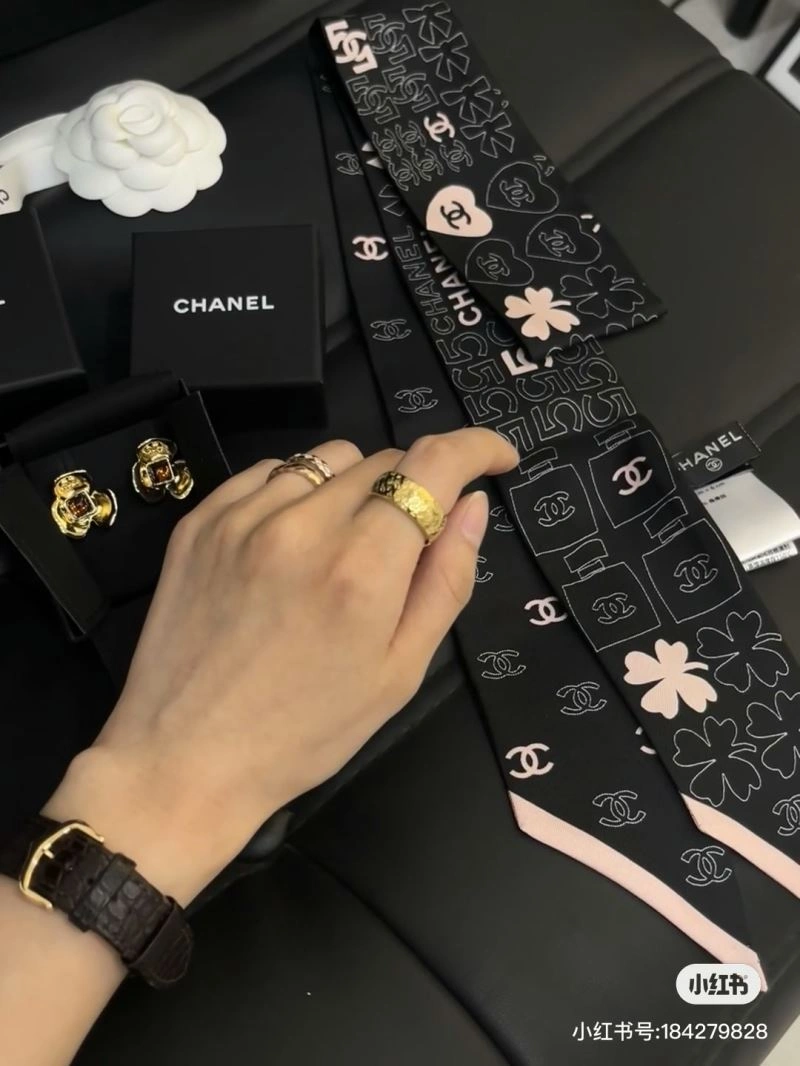 Chanel Silk FreshLook 273059