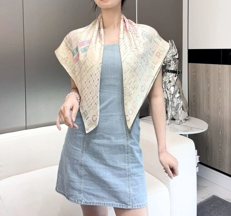 Fashionable Chanel Silk 273037