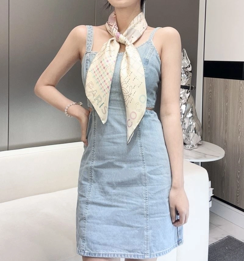 Fashionable Chanel Silk 273037