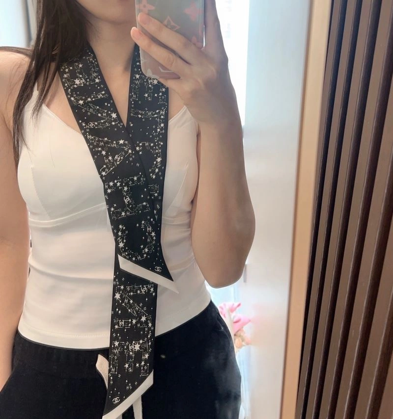 Unique Chanel Silk 273011