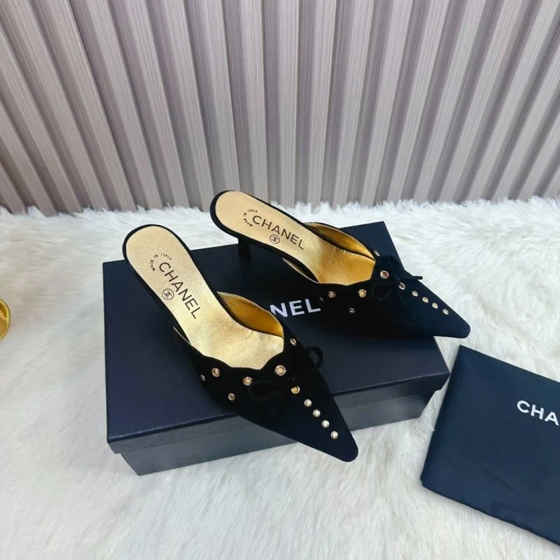 EyeCatching Chanel Slippers 19807