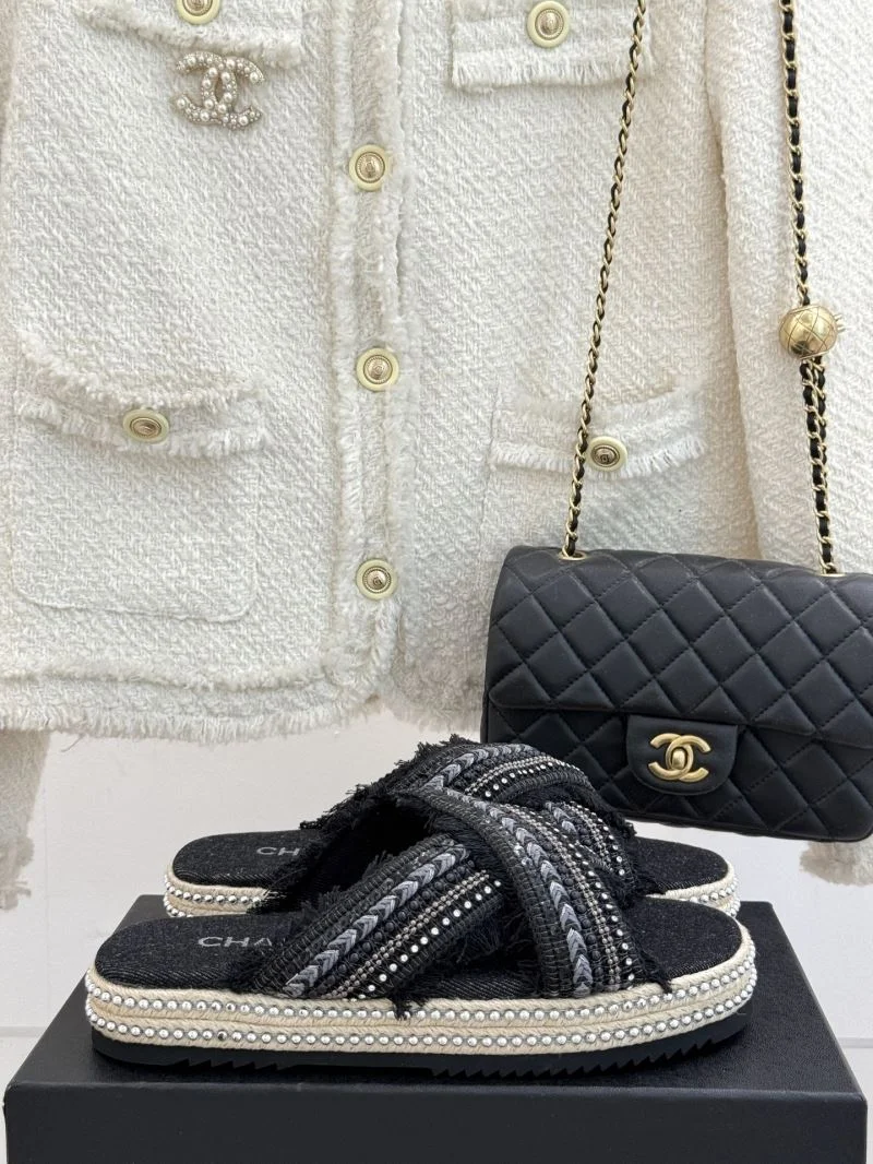 Chanel Slippers Fashionable 19789