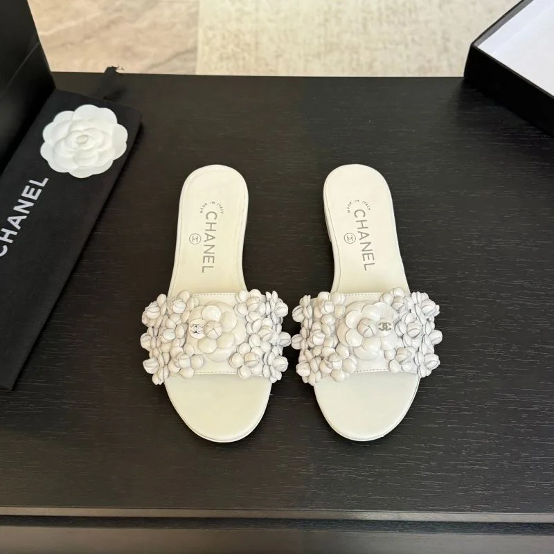 Chanel Slippers Trendsetting 19774