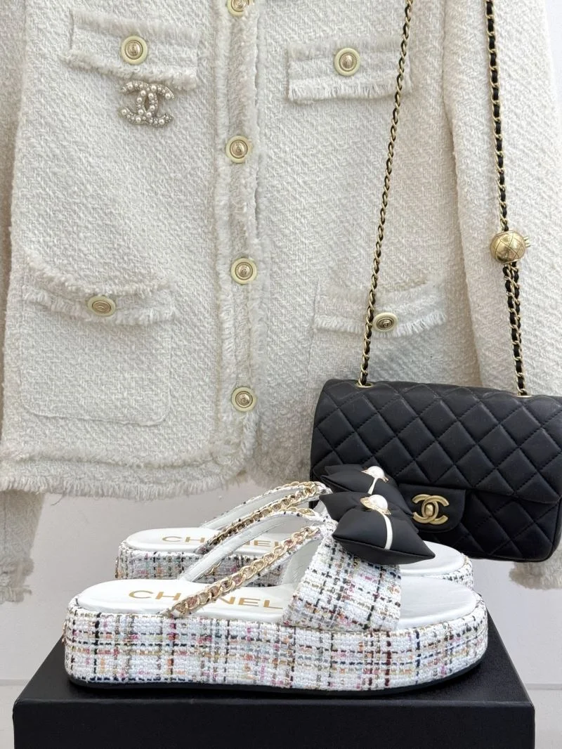 Chanel Slippers Bright 19753