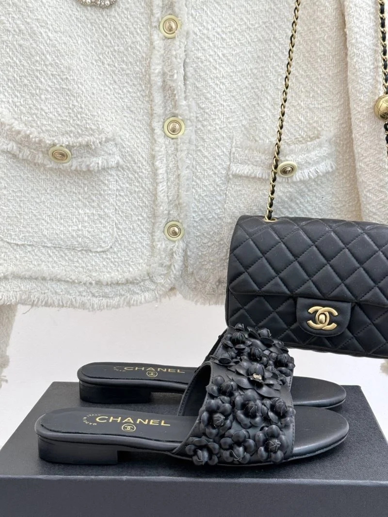 Chanel Slippers Sleek 19714