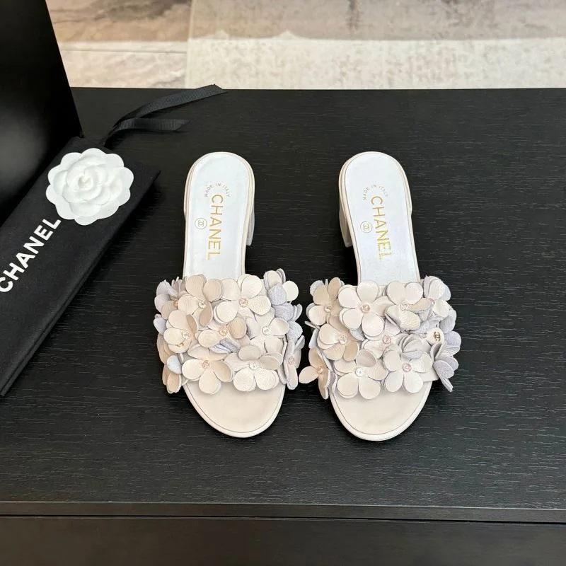 Chanel Slippers Youthful 19694