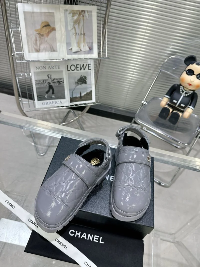 Chanel Slippers Lightweight 19630