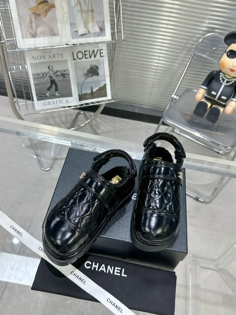 Chanel Slippers Chic 19609