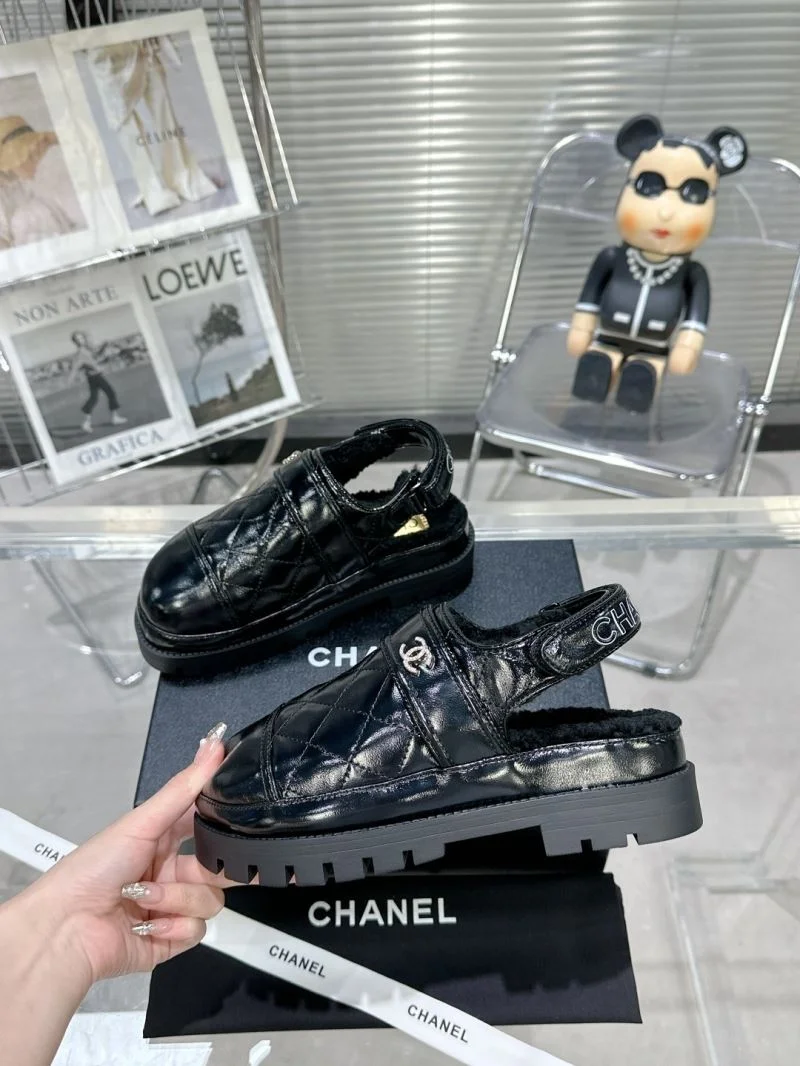 Chanel Slippers Chic 19609