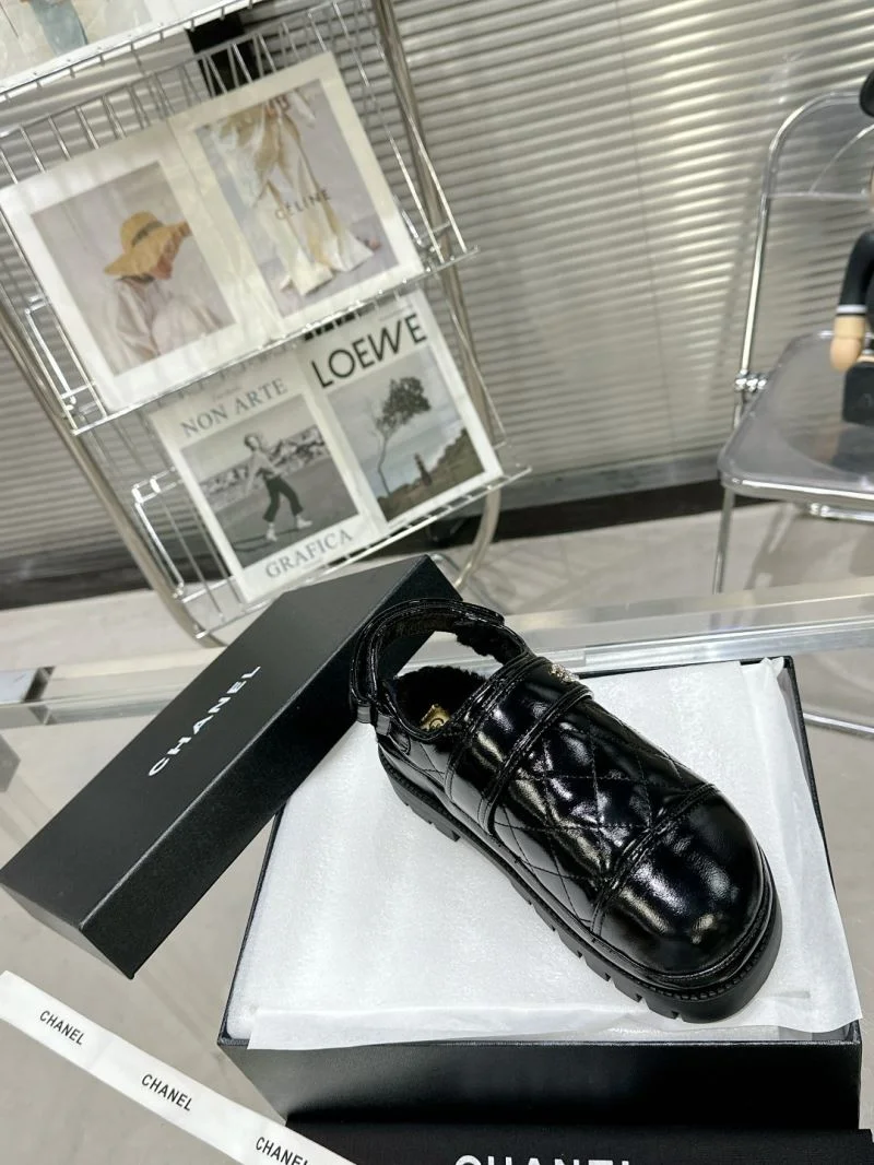 Chanel Slippers Chic 19609