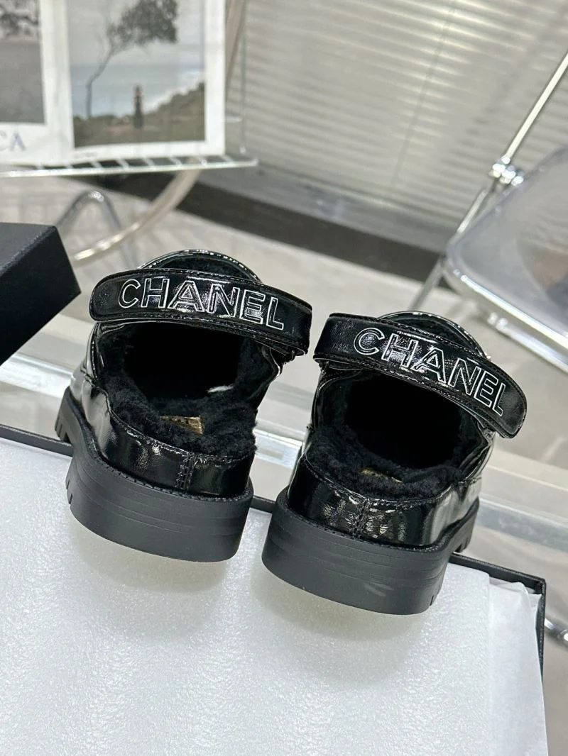 Chanel Slippers Chic 19609