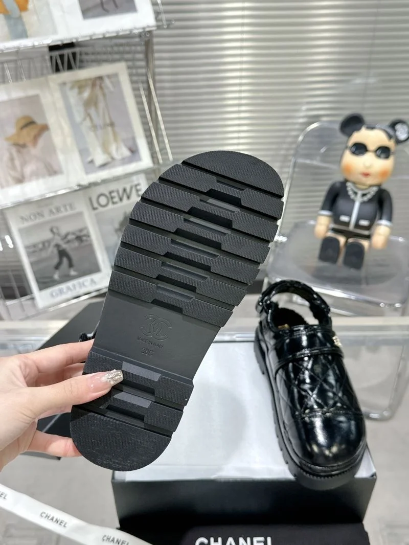 Chanel Slippers Chic 19609