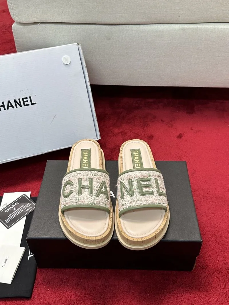 EyeCatching Chanel Slippers 19573