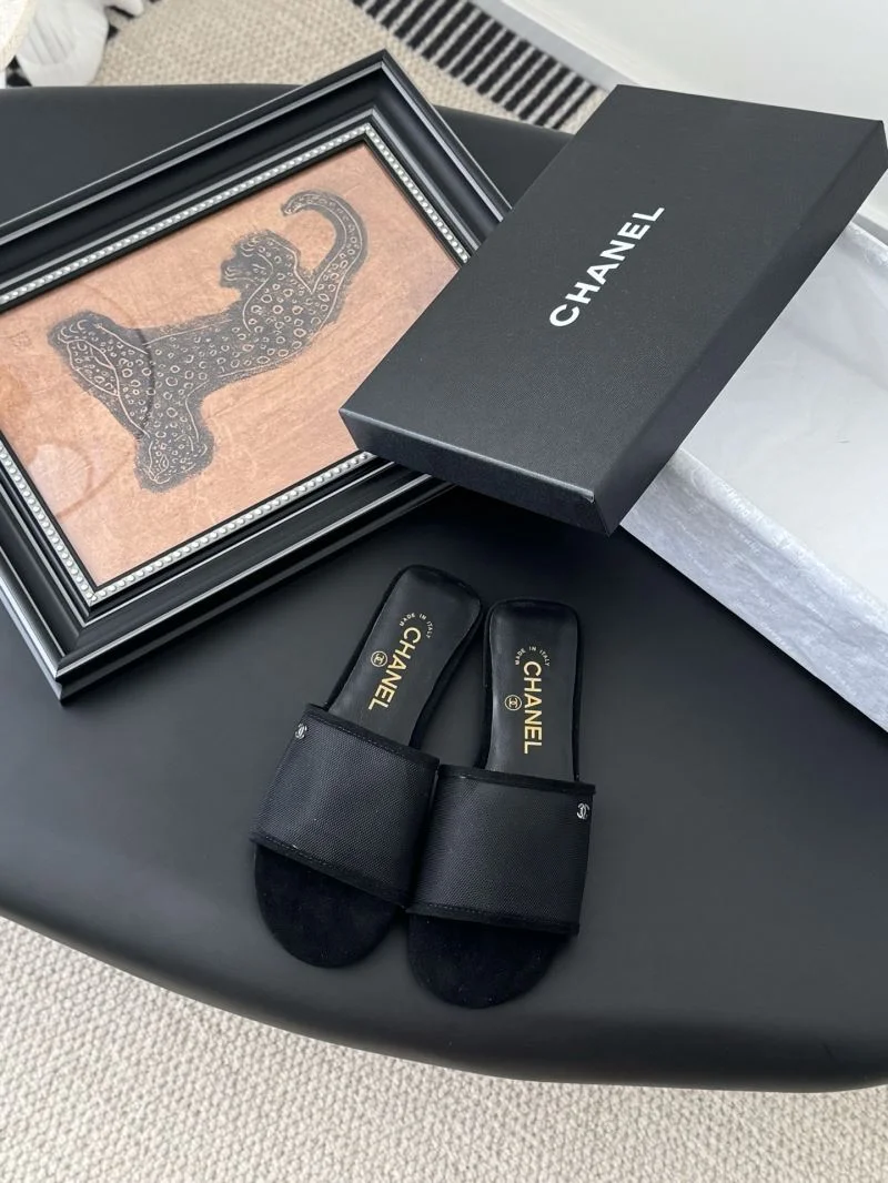 Chanel Slippers TimelessDesign 18910