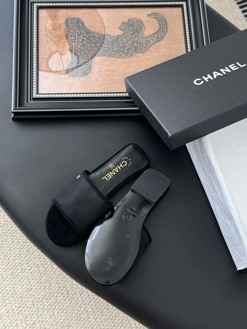Chanel Slippers TimelessDesign 18910