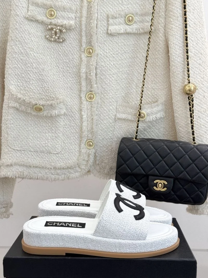 Chanel Slippers Lightweight 18908