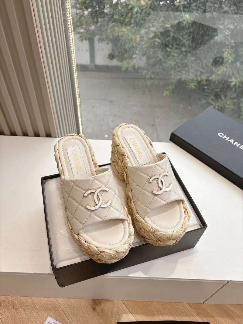 MoistureWicking Chanel Slippers 18895