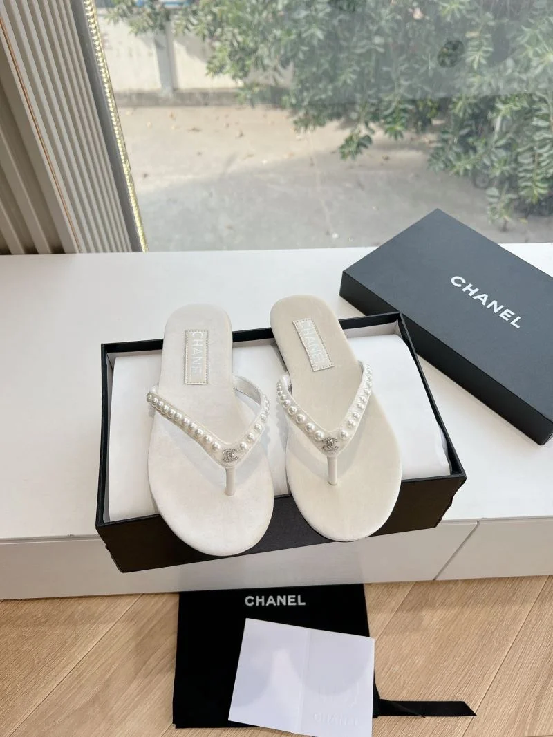 Modern Chanel Slippers 18868