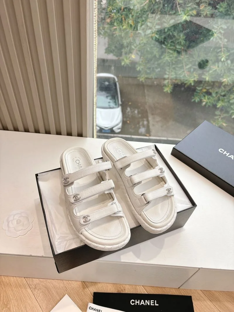 Chanel Slippers Versatile 18864