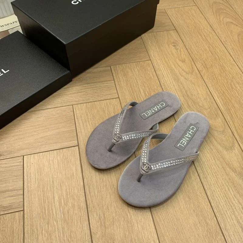 Chanel Slippers UrbanChic 18847