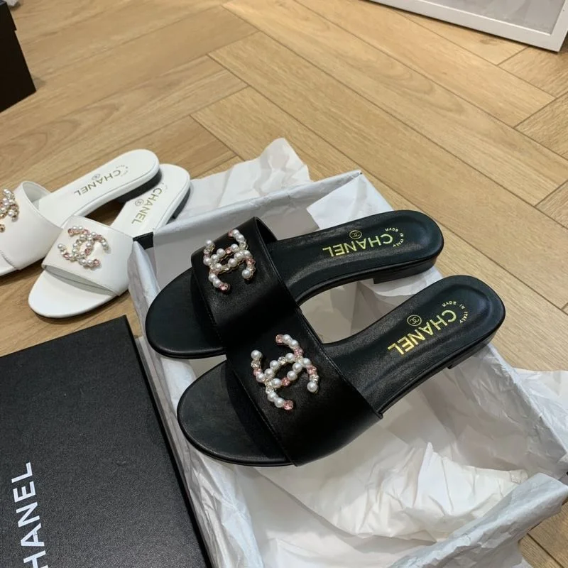 Unisex Chanel Slippers 18905