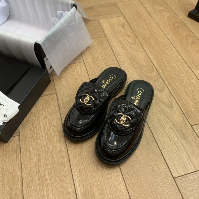 Chanel Slippers EasyMatch 18811