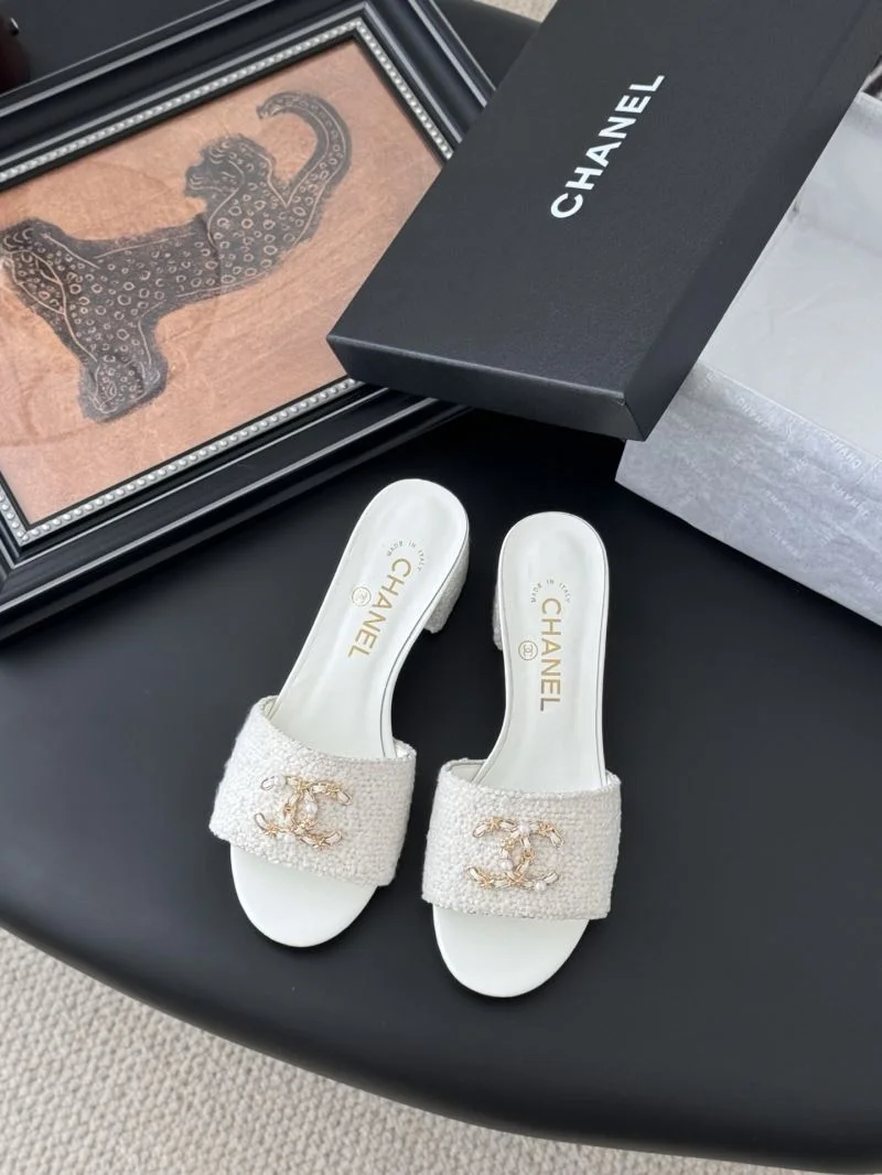 Trendy Chanel Slippers 18786