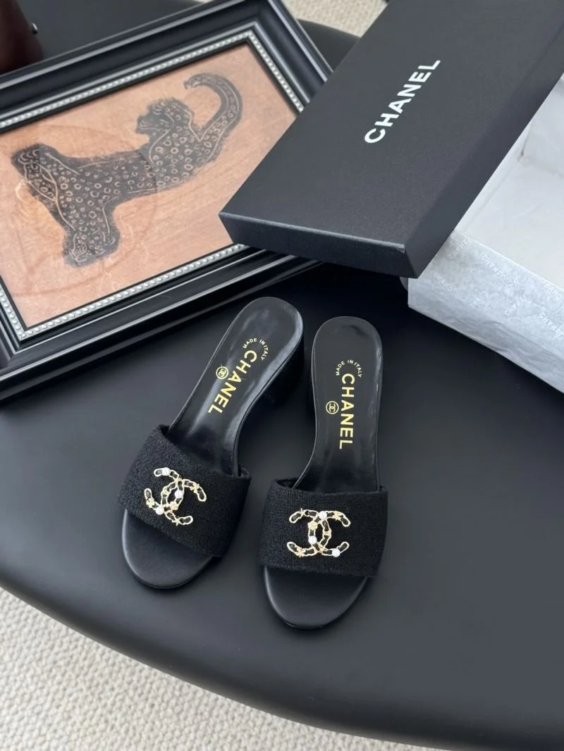 Chanel Slippers Elegant 18774
