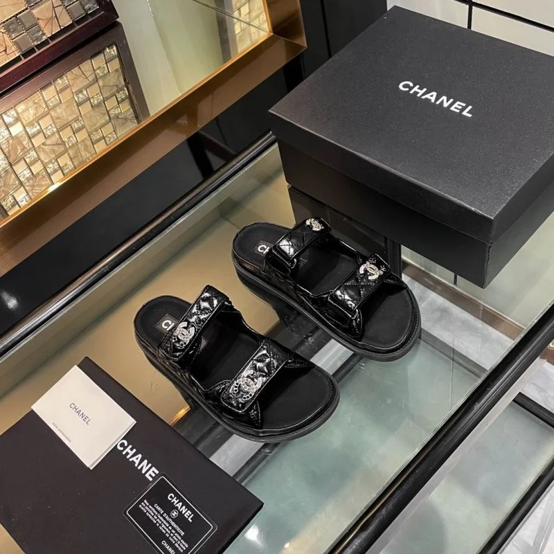 EyeCatching Chanel Slippers 18780