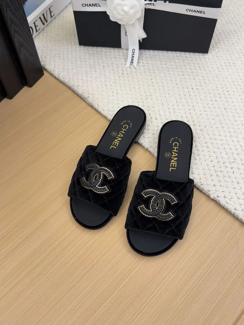 Chanel Slippers Stylish 18713
